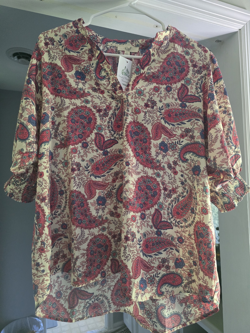 Paisley Floral Split-Neck Women's Top — Cream with Red & Blue